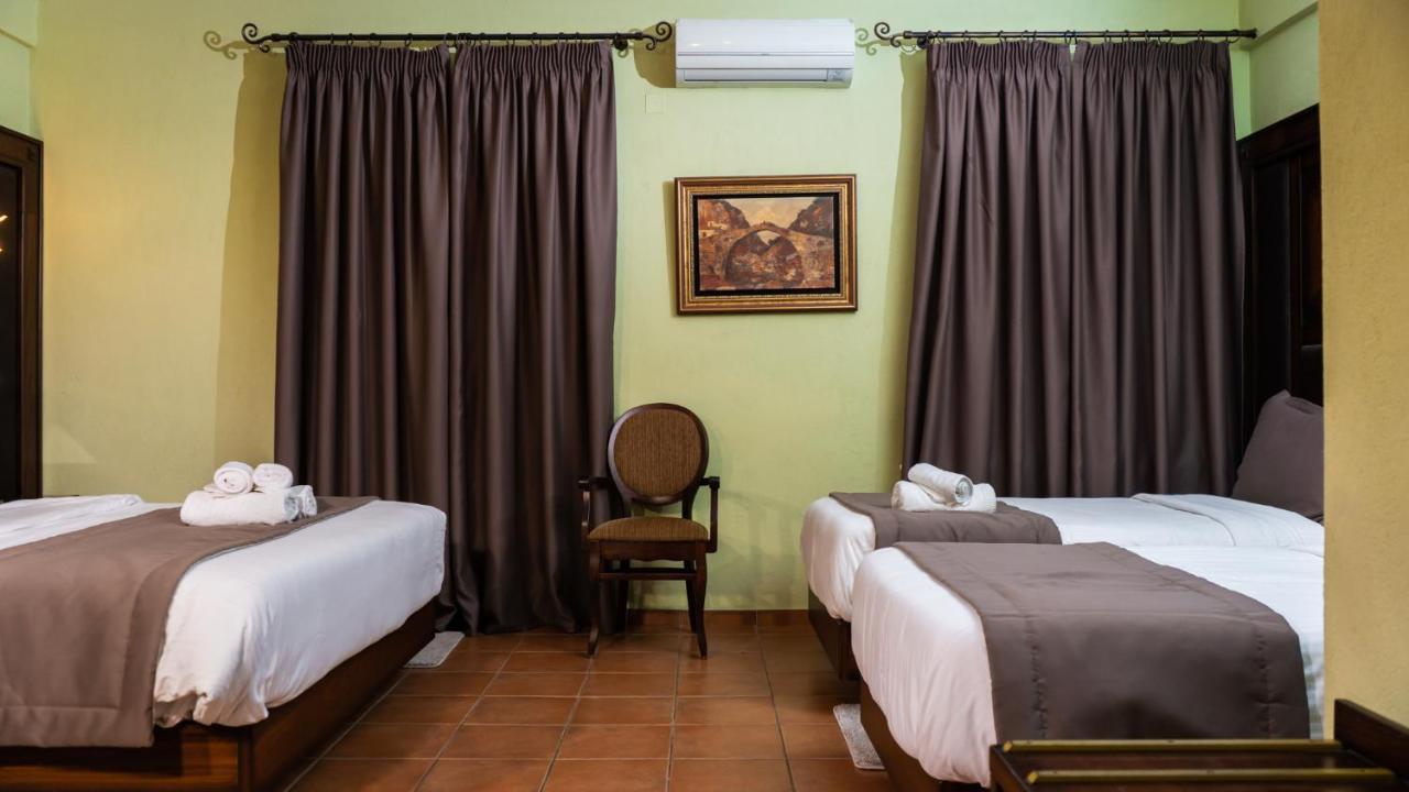 Dellas Boutique Hotel Kalampáka Luaran gambar